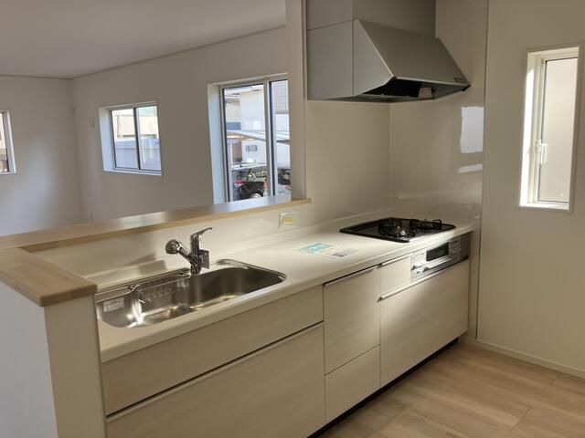 New 3SLDK House in Toyokawa, Aichi with Seismic Damping & Green Support - Thumbnail 4