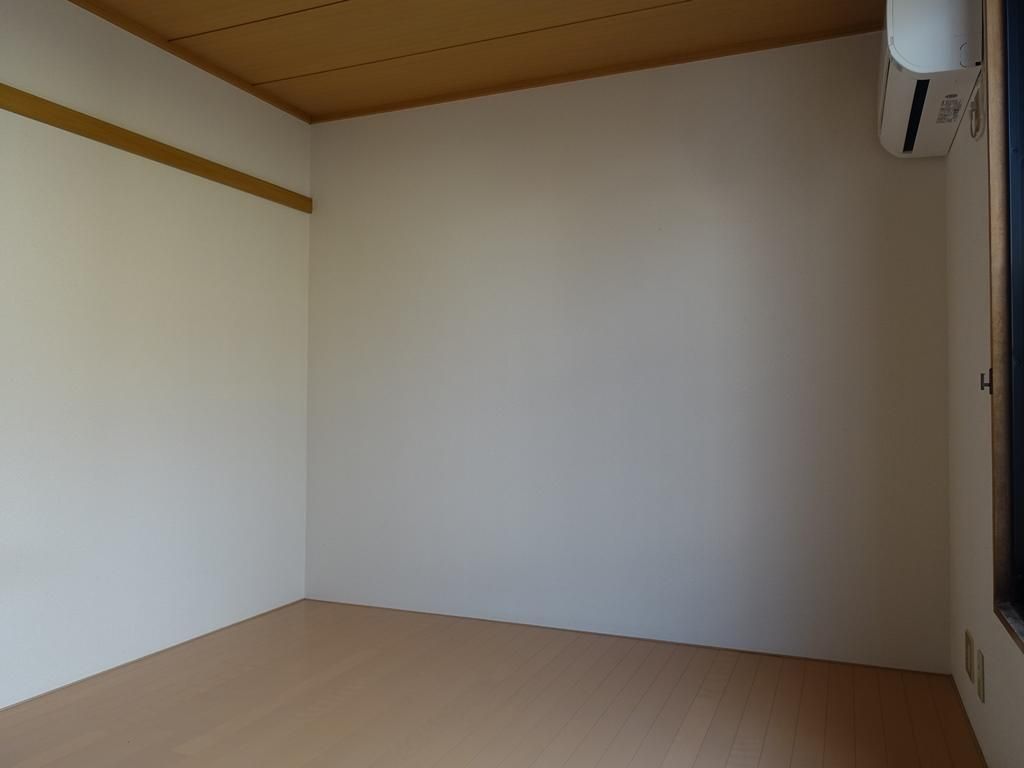 1K Apartment for Rent in Fukui City, Fukui Prefecture - Thumbnail 3