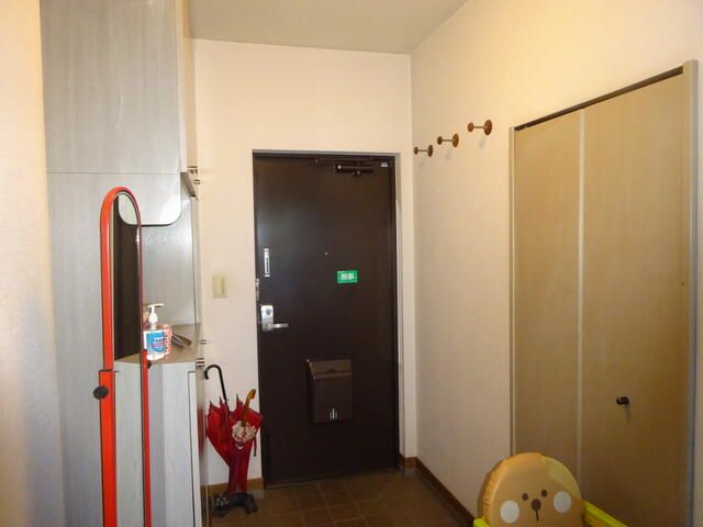 Spacious 3LDK Apartment for Sale in Chuo-ku, Chiba City - Thumbnail 4