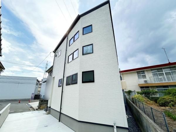 New 3LDK House in Hiroshima Asaminami Ward - April 2025 Completion - Thumbnail 2