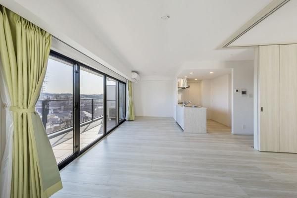 Presis Toyota Residence 3LDK Condo in Hino, Tokyo - Thumbnail 4