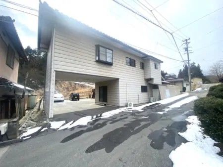Renovated Home in Iijima Town, Nagano with Water Channel - Thumbnail 2