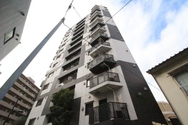 Le Rion Nishishinjuku Studio Apartment for Sale in Tokyo - Thumbnail 2