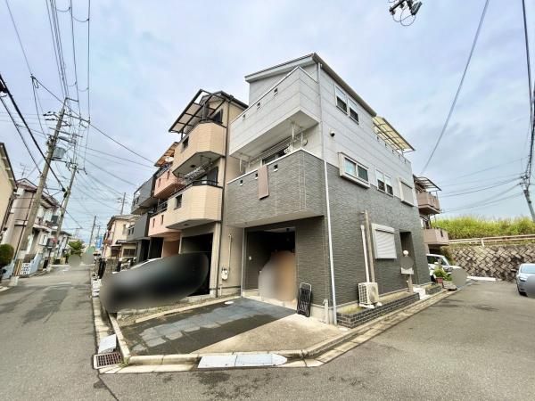 2009 3LDK Detached House for Sale in Takatsuki, Osaka - Thumbnail 4