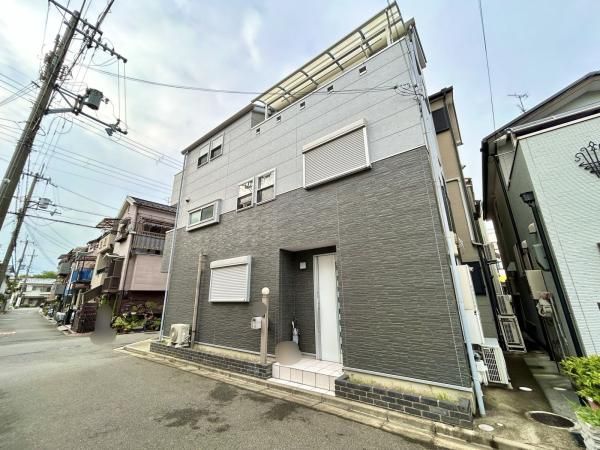2009 3LDK Detached House for Sale in Takatsuki, Osaka - Thumbnail 2