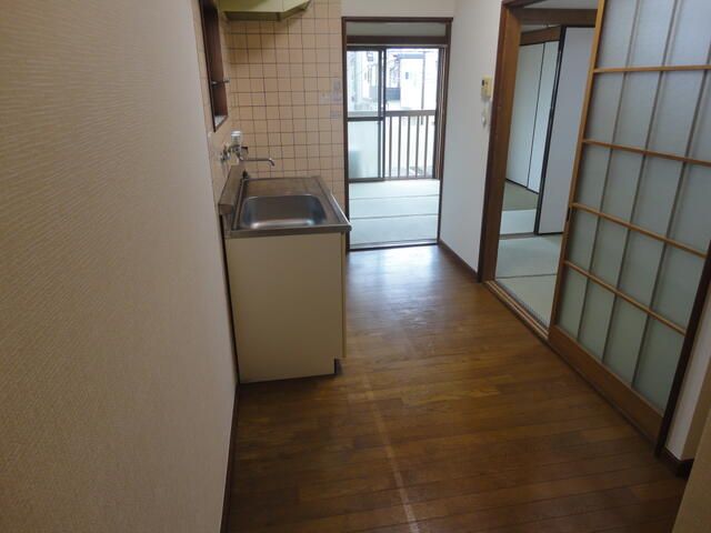 2K Apartment for Rent near Shimosa-Nakayama Station, Ichikawa - Thumbnail 3