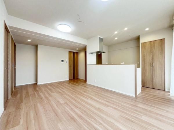 3LDK Apartment for Sale in Kunitachi, Tokyo - Thumbnail 3