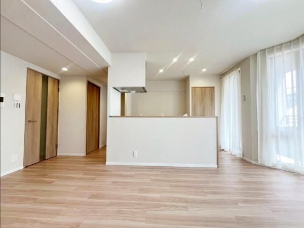 3LDK Apartment for Sale in Kunitachi, Tokyo - Thumbnail 4