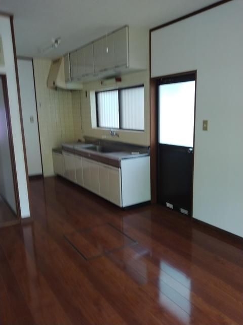 1987 6DK House on 167.4㎡ Land in Higashihiroshima - Thumbnail 3