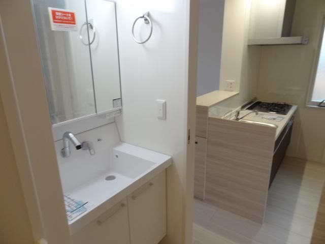 New 2LDK Apartment for Rent in Chigasaki, Kanagawa - Thumbnail 4