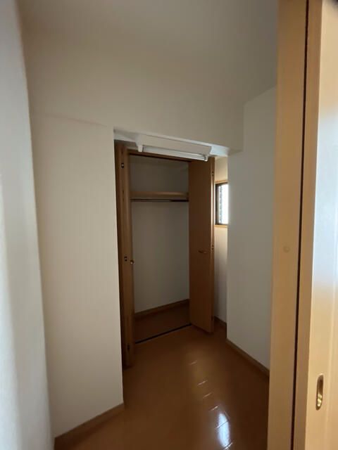 2LDK House for Rent in Hiroo, Shibuya - 80 sqm, Near Station - Thumbnail 3