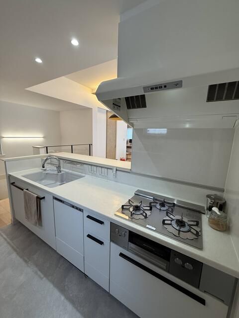 2023 Built 3LDK House in Sapporo's Teine Ward with Free Parking - Image 1