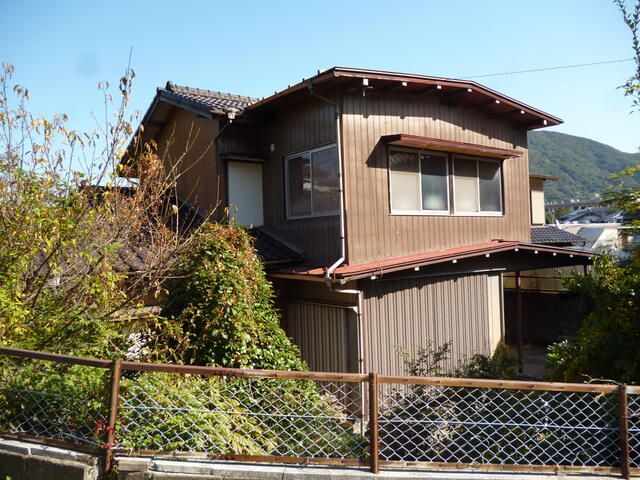 Spacious 4SLDK House in Quiet Moji Ward, Kitakyushu - Thumbnail 2