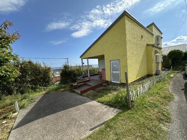 Detached House for Sale in Kamogawa, Chiba - 2LDK on 330 sqm Land - Image 11