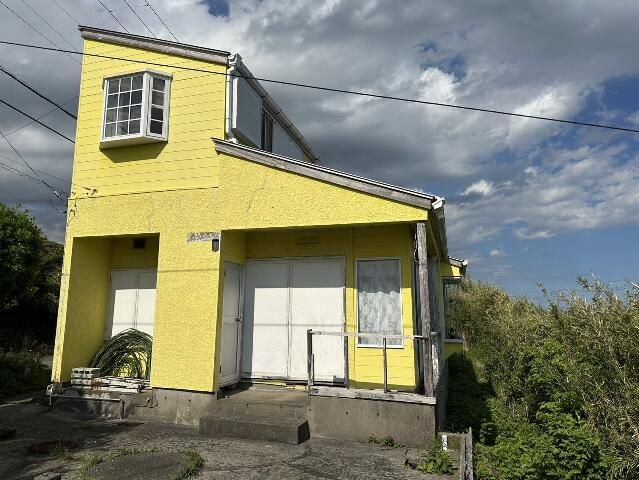 Detached House for Sale in Kamogawa, Chiba - 2LDK on 330 sqm Land - Image 7