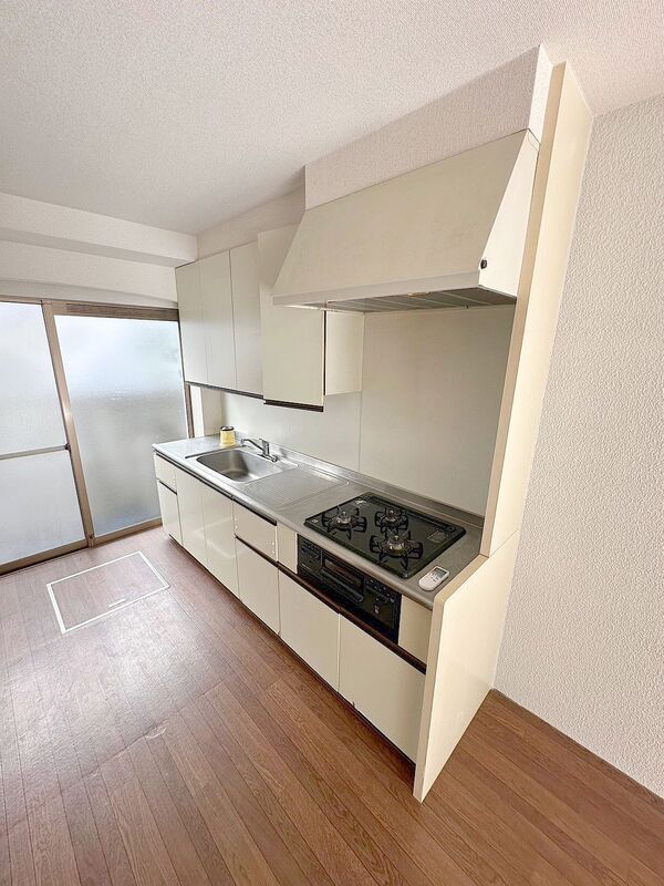 2LDK Detached House for Rent in Tama City, Tokyo - Thumbnail 4