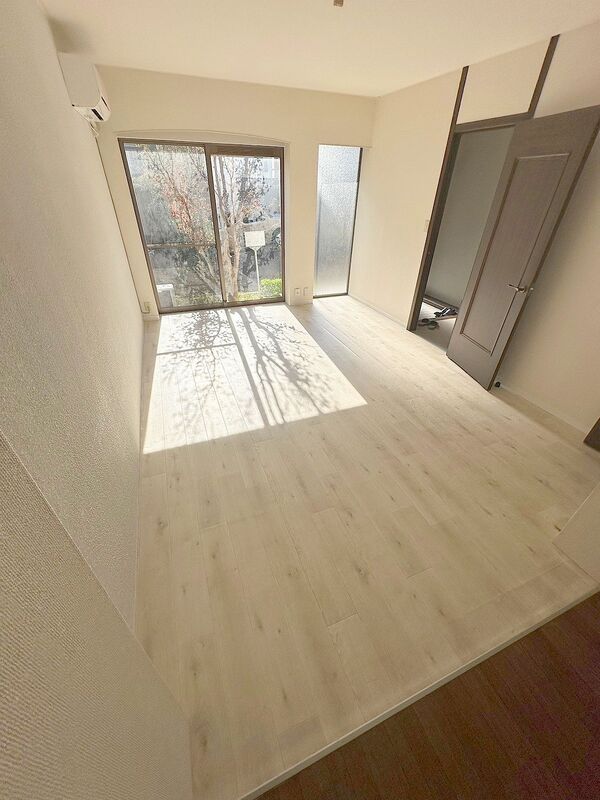 2LDK Detached House for Rent in Tama City, Tokyo - Thumbnail 3