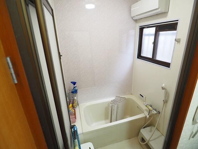 Renovated 4LDK House in Kitakyushu with Parking for 3 Cars - Thumbnail 4