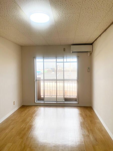 Affordable 1K Apartment Near Station in Takaoka, Toyama - Thumbnail 3