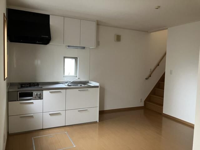 2DK House for Rent in Kunitachi, Tokyo - Quiet Residential Area - Thumbnail 2