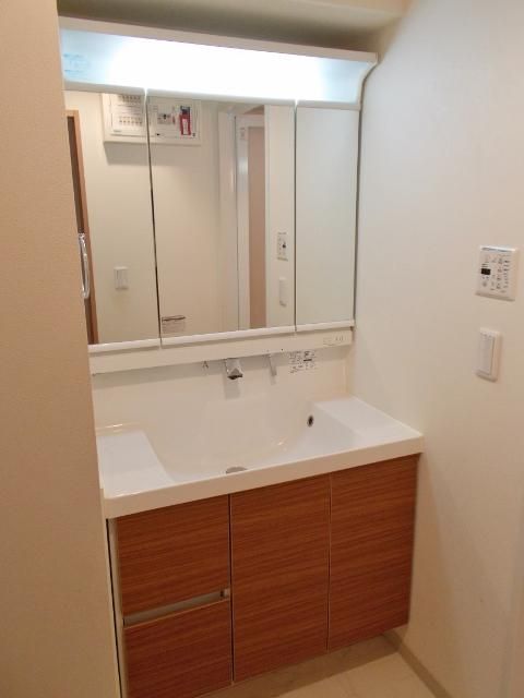 2LDK Apartment in Yokohama Tsuzuki-ku for Rent - Thumbnail 4
