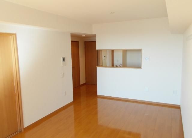 2LDK Apartment in Yokohama Tsuzuki-ku for Rent - Thumbnail 2