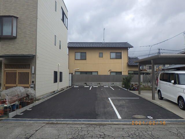 Rental Motorcycle Parking in Teramachi, Kanazawa - Thumbnail 2