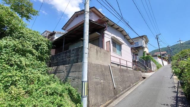 4DK House for Sale in Kure, Hiroshima with Free Parking - Thumbnail 3