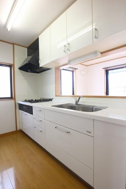 4LDK Detached House for Sale in Edogawa, Tokyo - Thumbnail 2