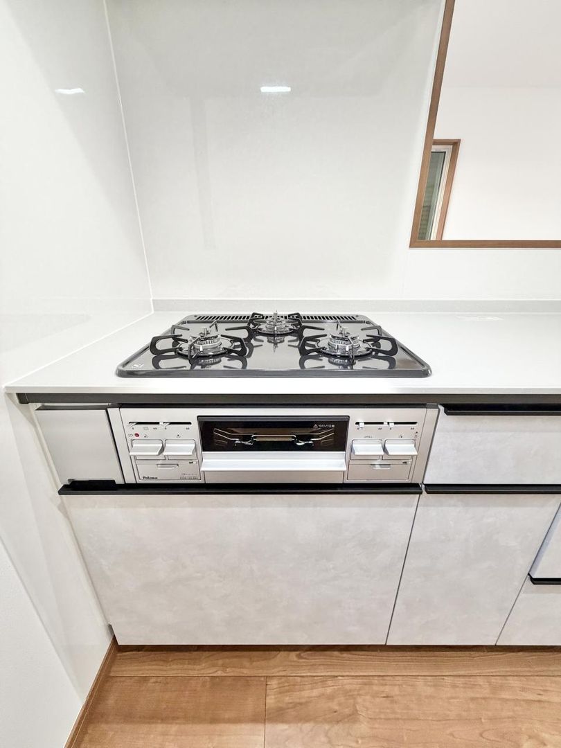 New 3LDK House for Sale in Ichikawa, Chiba - Corner Lot - Image 1