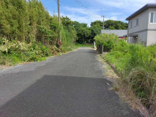 2005-Built 2LDK House for Sale in Tateyama, Chiba - Image 11