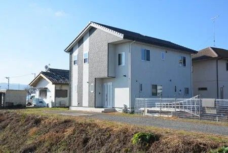 Modern All-Electric Home with Farmland Views in Saitama - Thumbnail 2