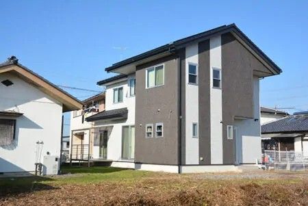Modern All-Electric Home with Farmland Views in Saitama - Thumbnail 3