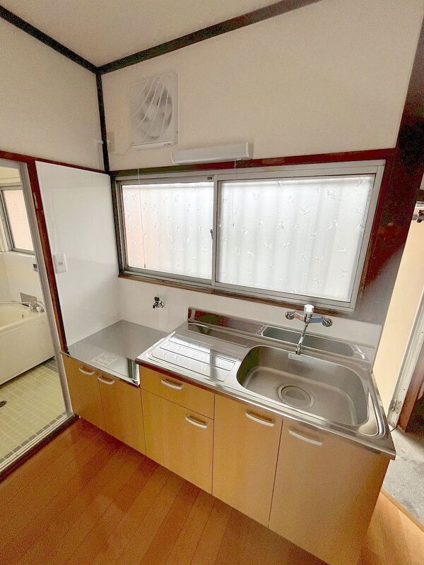 Rent commercial unit 35.89 sqm in Higashimurayama Tokyo - Thumbnail 2