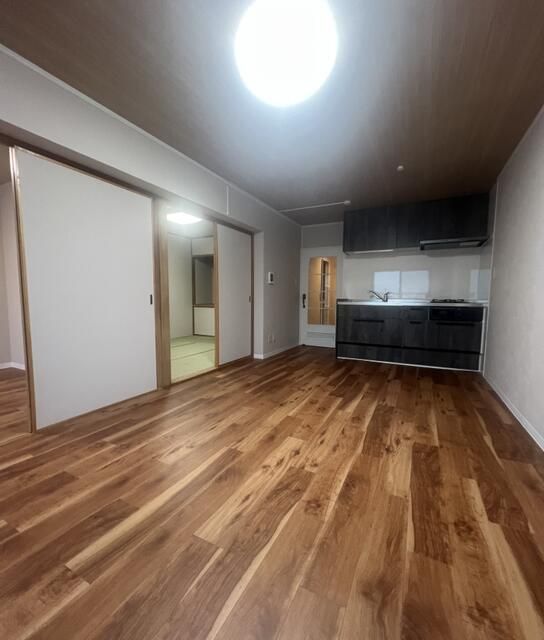 2LDK Used Condominium in Chuo-ku, Sapporo, Hokkaido - 47.36 sqm - Thumbnail 2