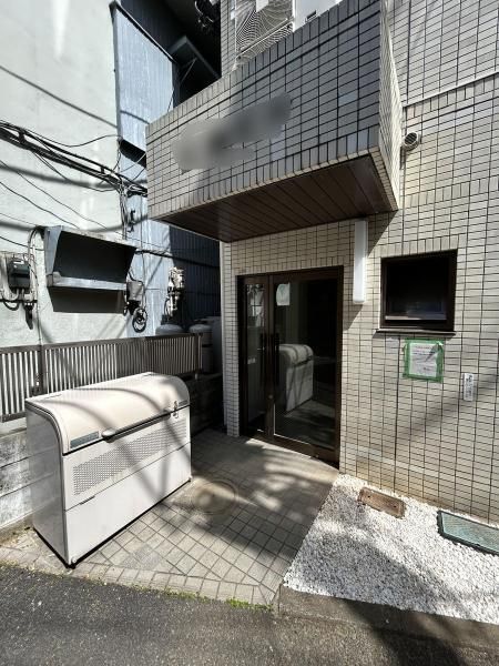 Five-Storey Commercial Building for Sale Near Minami-Urawa Station - Thumbnail 2