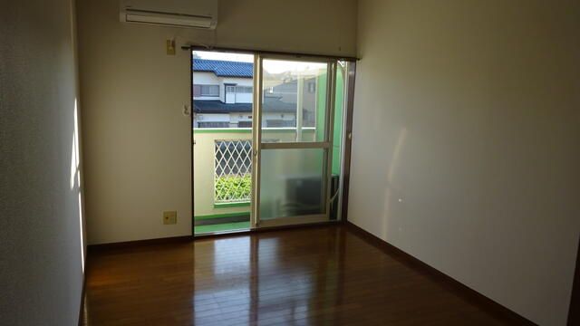 2DK Apartment for Rent near Yashio Station, Saitama - Thumbnail 2
