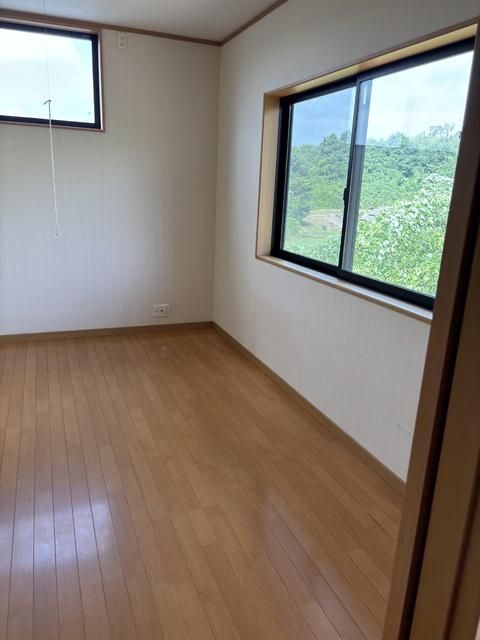 8DK Wooden House with 3.8ha Forest Land for Sale in Shobara, Hiroshima - Thumbnail 2