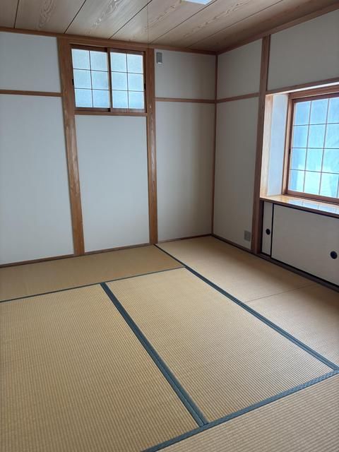 8DK Wooden House with 3.8ha Forest Land for Sale in Shobara, Hiroshima - Thumbnail 3