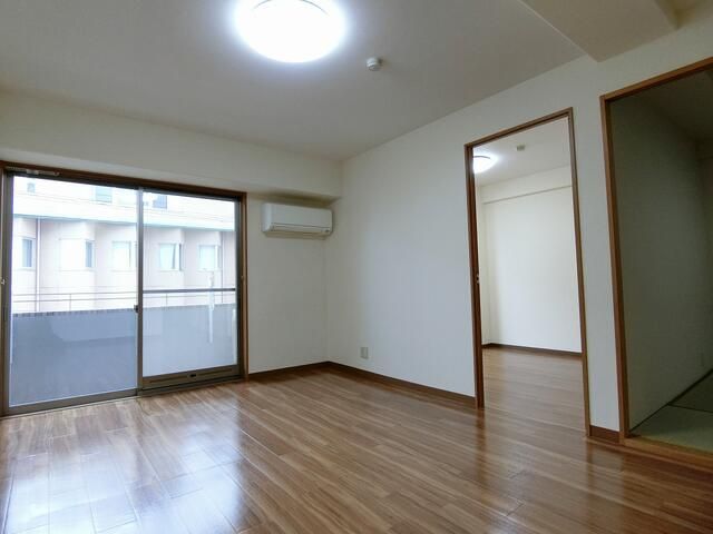 3LDK Apartment for Rent in Sun Square 21, Fukui City - Thumbnail 2
