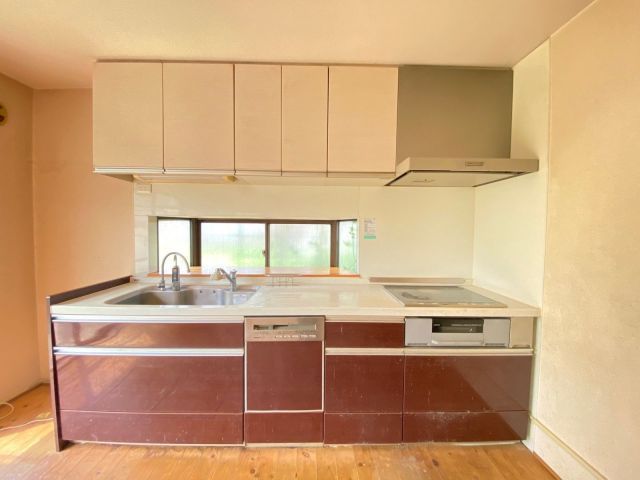 6LDK House for Sale in Chikushino, Fukuoka with Recent Renovations - Image 1