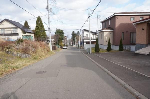 2020 4LDK House in Sapporo's Maruyama on 389sqm Land - Thumbnail 4