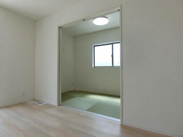 New 4LDK House for Sale in Higashihiroshima, Hiroshima - Thumbnail 4