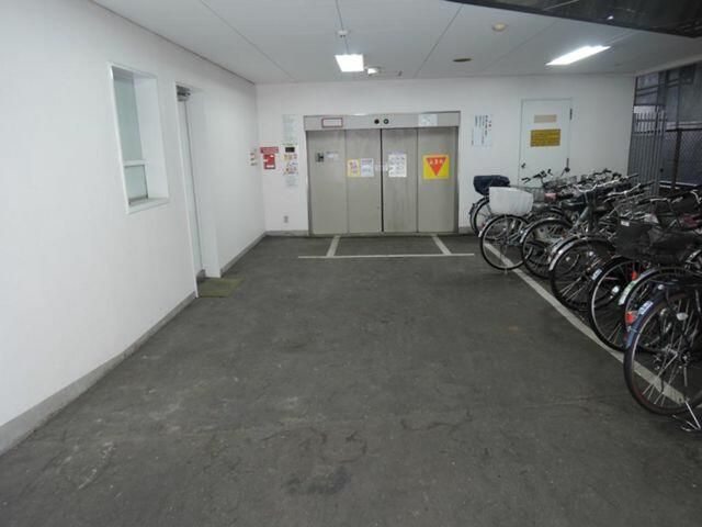 Small Roll-Roof Parking Space for Rent in Hachioji, Tokyo - Thumbnail 3