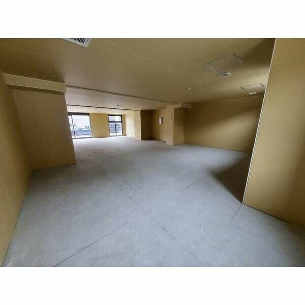 Commercial Space for Rent in Sapporo Kita Ward 85.56m² - Thumbnail 3