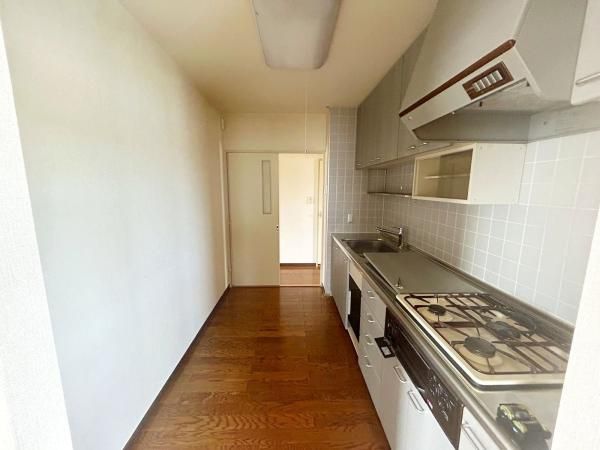 4LDK Used Apartment for Sale in Ryugasaki, Ibaraki - Thumbnail 3