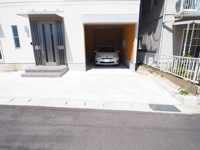 Renovated 4LDK House in Kitakyushu with Garage & Near School - Thumbnail 4