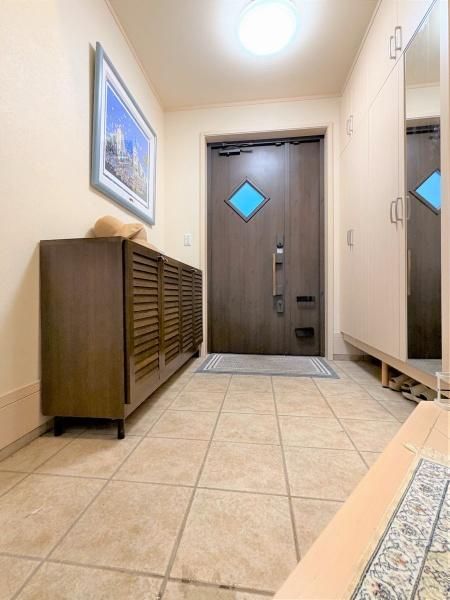Spacious 4LDK House with Study and Sunroom in Sapporo's Kita Ward - Thumbnail 2