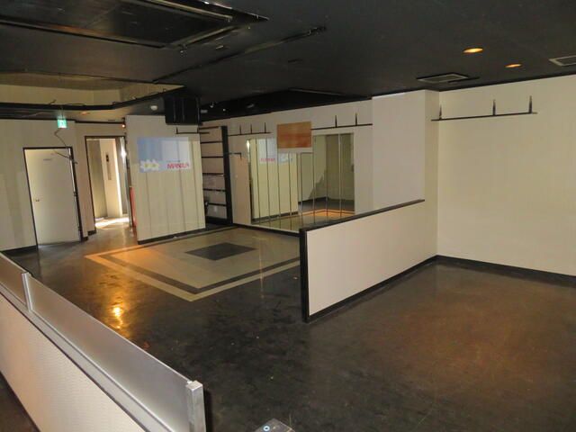 Take-no-tsuka Social Building Commercial Unit for Rent in Adachi, Tokyo - Thumbnail 4