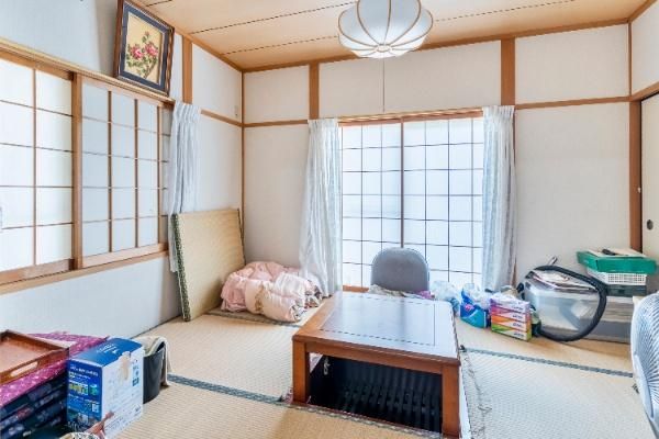 4LDK Detached House for Sale in Ibaraki, Osaka - Thumbnail 2